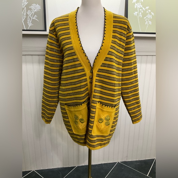 Huan Dong Sweaters - SOLD
Vintage Mustard Striped Wool Cardigan Sweater | Floral Embroidered Pockets